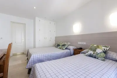 Cama o camas de una habitación en Hostal Castilla II Puerta del Sol