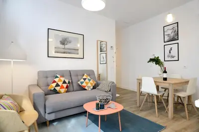 Zona de estar de nQn Aparts & Suites Madrid