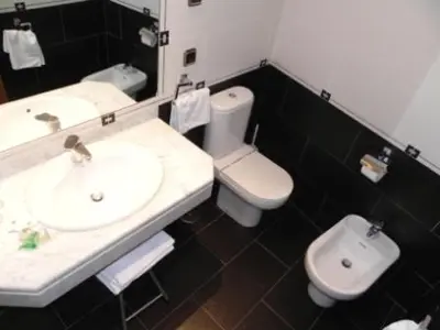 Un baño de Hostal Ivor