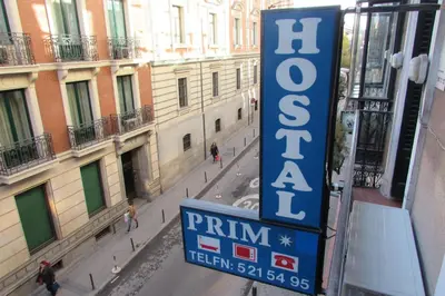 Edificio en el que se encuentra el hostal o pensión