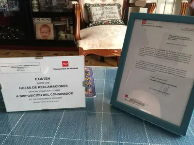 Certificado, premio, señal o documento que está expuesto en Apartamento Vive en Maravillas