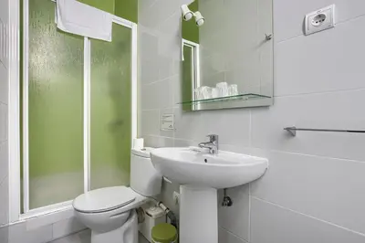 Un baño de Hostal Besaya