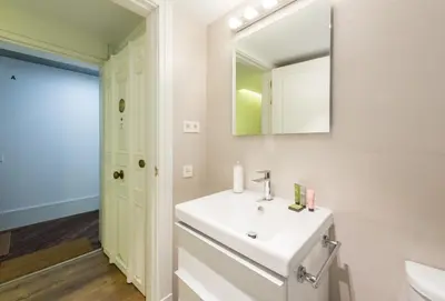 Un baño de Atocha Museos - Barrio de las Letras
