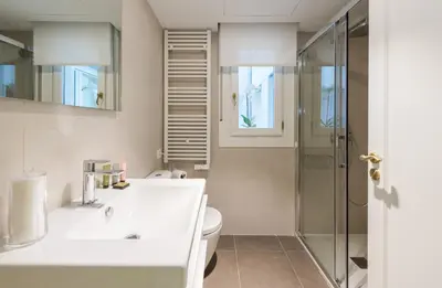 Un baño de Atocha Museos - Barrio de las Letras