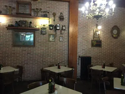 Un restaurante o sitio para comer en Hotel Madrid Río