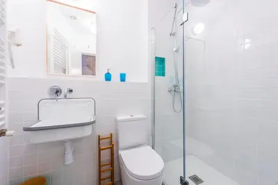 Un baño de Be Mate Gran Vía Suites