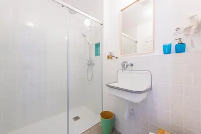 Un baño de Be Mate Gran Vía Suites