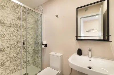 Un baño de Hostal Art Madrid