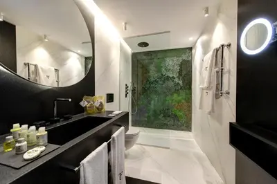 Un baño de Casa Almagro by The Pavilions Hotels & Resorts