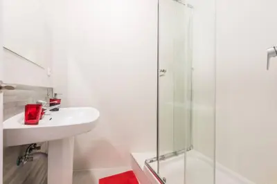 Un baño de M&F Apartaments Gran Via
