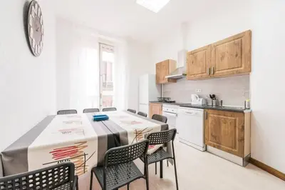 Una cocina o zona de cocina en M&F Apartaments Gran Via