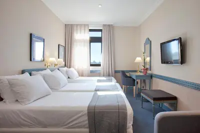 Una televisión o centro de entretenimiento en Espahotel Gran Vía
