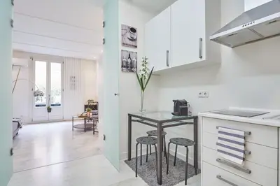 Una cocina o zona de cocina en LEEWAYS LOFT II in HORTALEZA