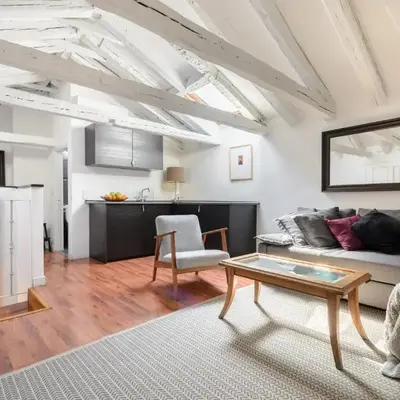 Fuencarral II - Apartamento tipo buhardilla en el centro de Madrid