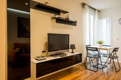 Una televisión o centro de entretenimiento en Barbieri