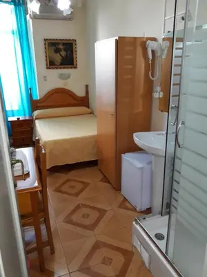 Un baño de Hostal Fuentesol