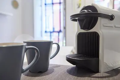 Utensilios para hacer té y café en LEEWAYS LOFT in FUENCARRAL