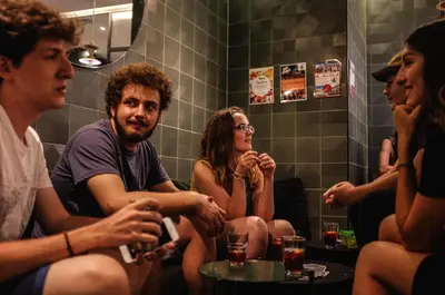Clientes alojados en 2060 The Newton Hostel
