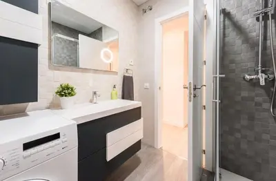 Un baño de Apartamento en Chamberí