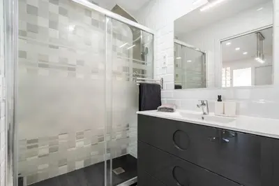 Un baño de Plaza España Apartment