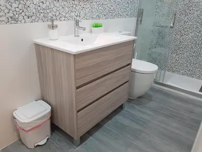 Un baño de CENTRO ATOCHA Corta ESTANCIA, NO TURISTICO