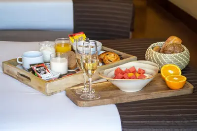 Comida en o cerca de este hotel