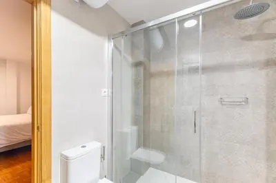 Un baño de Apartamentos Madrid