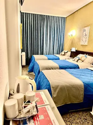 Cama o camas de una habitación en Hostal Sonsoles Madrid-Centro