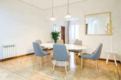 Zona de estar de Refurbished spacious 2BD 2BTH - Malasaña