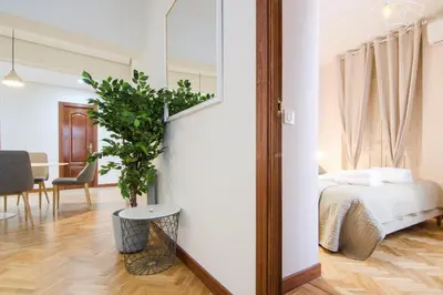 Cama o camas de una habitación en Refurbished spacious 2BD 2BTH - Malasaña