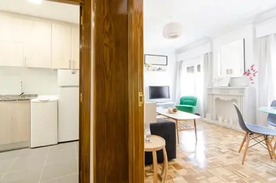 Una cocina o zona de cocina en Bright Modern 3BD - Barrio de las Letras