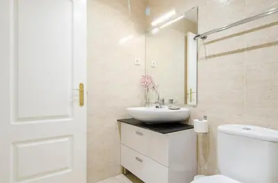 Un baño de Amazing Unique 1BD 1BTH - Sol Madrid center