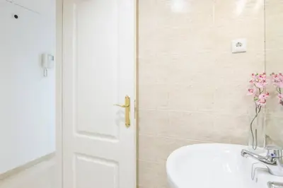Un baño de Amazing Unique 1BD 1BTH - Sol Madrid center