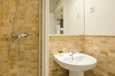 Un baño de Bright Spacious 2BD 2BTH - Las Letras