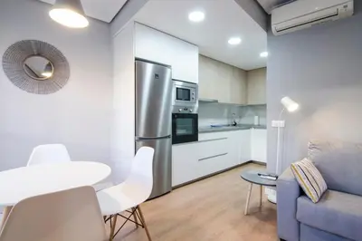 Una cocina o zona de cocina en Bright Cozy with Awesome views - City centre