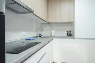Una cocina o zona de cocina en Bright Cozy with Awesome views - City centre