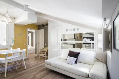 Una cocina o zona de cocina en Bright Cozy 1 BD- Retiro