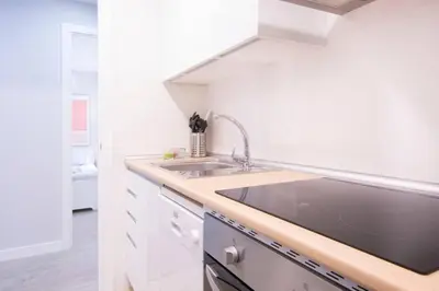 Una cocina o zona de cocina en Sol City center -2BD 2BTH - Modern apartment