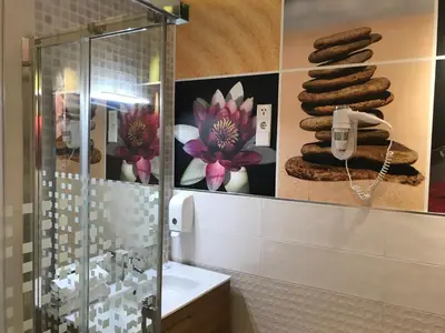 Un baño de Apartamentos Apolo