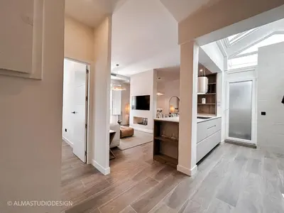 Una cocina o zona de cocina en Luxe at the Clouds of Madrid! Atico C Fuencarral
