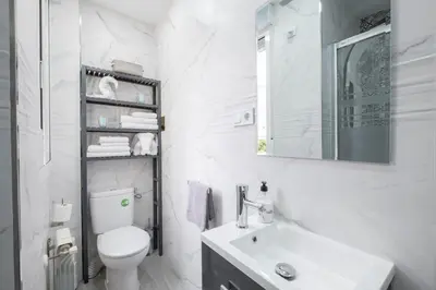 Un baño de 14 Mirasierras