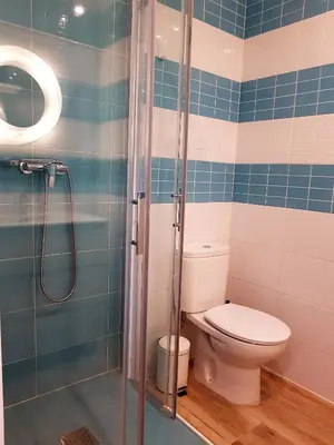 Un baño de Avenida De America Tijcal