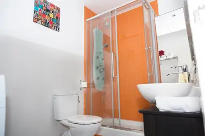 Un baño de Gran Via MidStay
