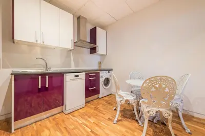 Una cocina o zona de cocina en For You Rentals Velazquez apartment TEMPORAL VEL551