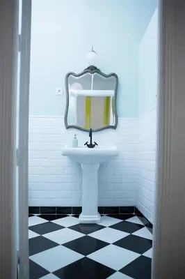 Un baño de MEZZANINe GREEN