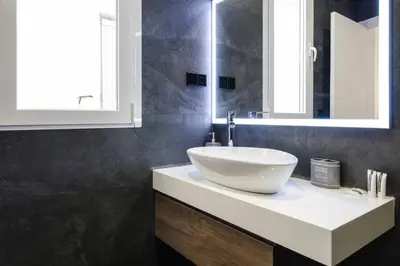 Un baño de La latina -2BD 2BTH -Brand-new apartment