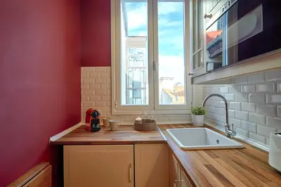 Una cocina o zona de cocina en LEEWAYS APARTMENT in MANCEBOS