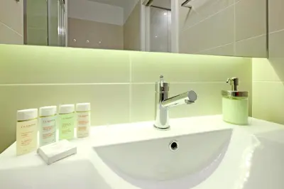 Un baño de Prado Suite