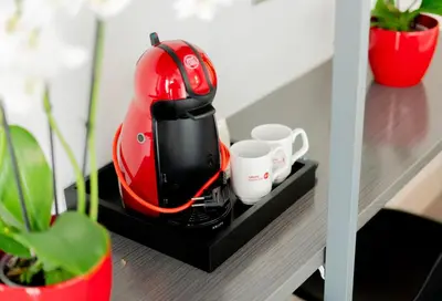 Utensilios para hacer té y café en Hostal Carmen-Gran Vía