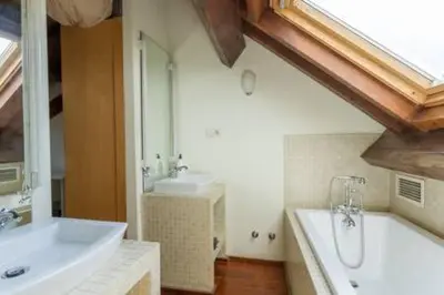Un baño de Apartamento rústico de lujo
